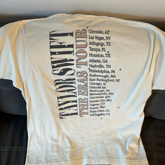 Taylor swift evermore eras tour tshirt (limited edition) unisex size xl - Picture 3 of 3